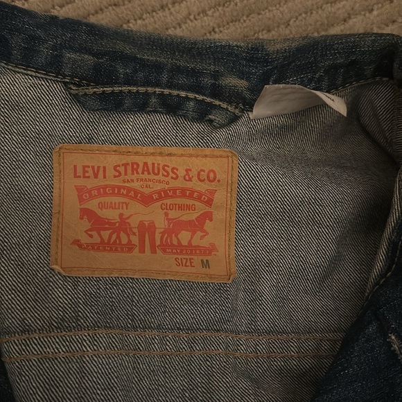 Men’s Levi’s Jean jacket - Picture 2 of 2